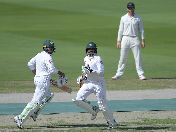 Azhar and Sohail stretch together a 126-run stand, before the former got run-out for 81 | Getty 