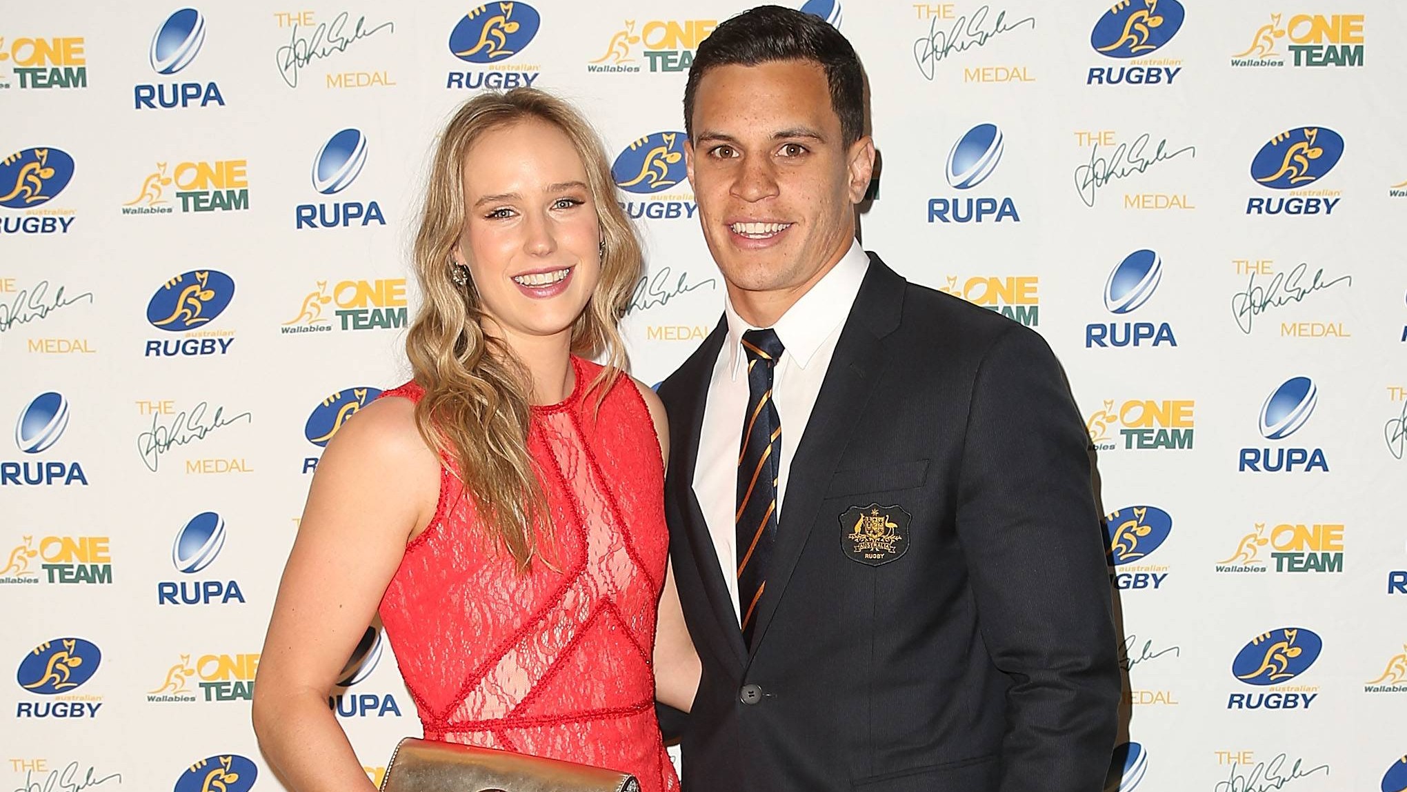√ Ellyse Perry Engaged