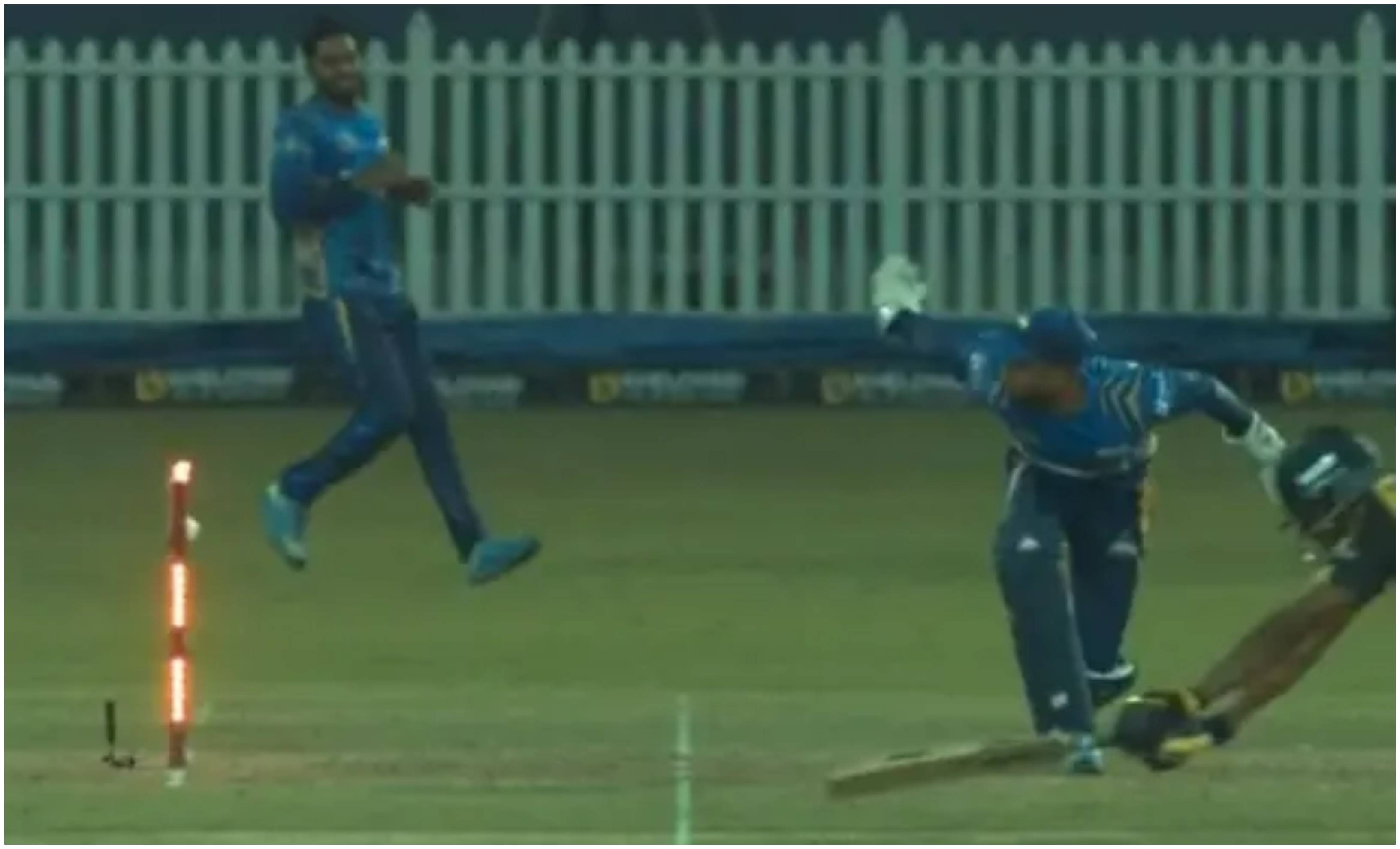 Kusal Mendis' underarm throw | Screengrab