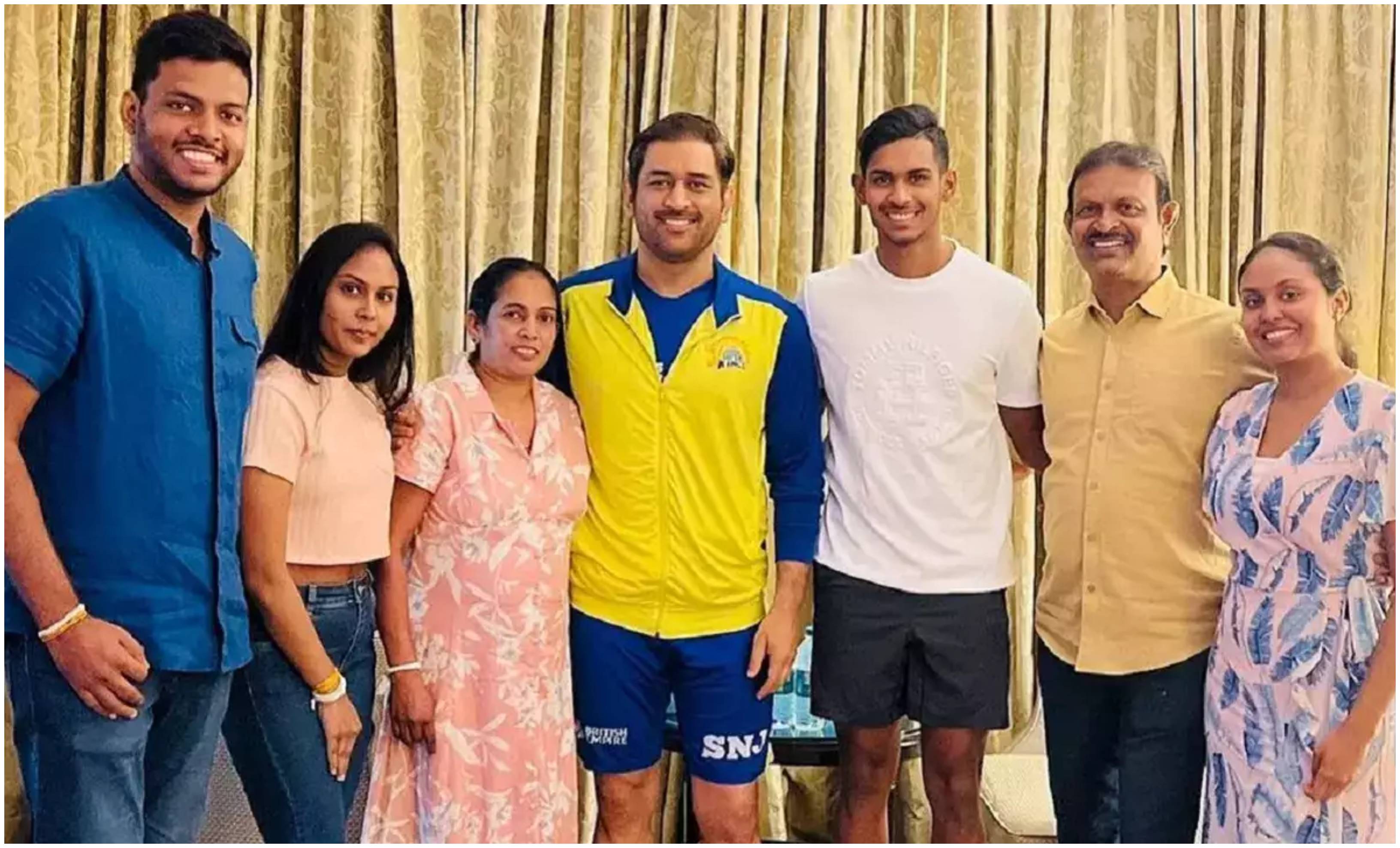 MS Dhoni meeting Matheesha Pathirana's family | vishuka_pathirana/Instagram