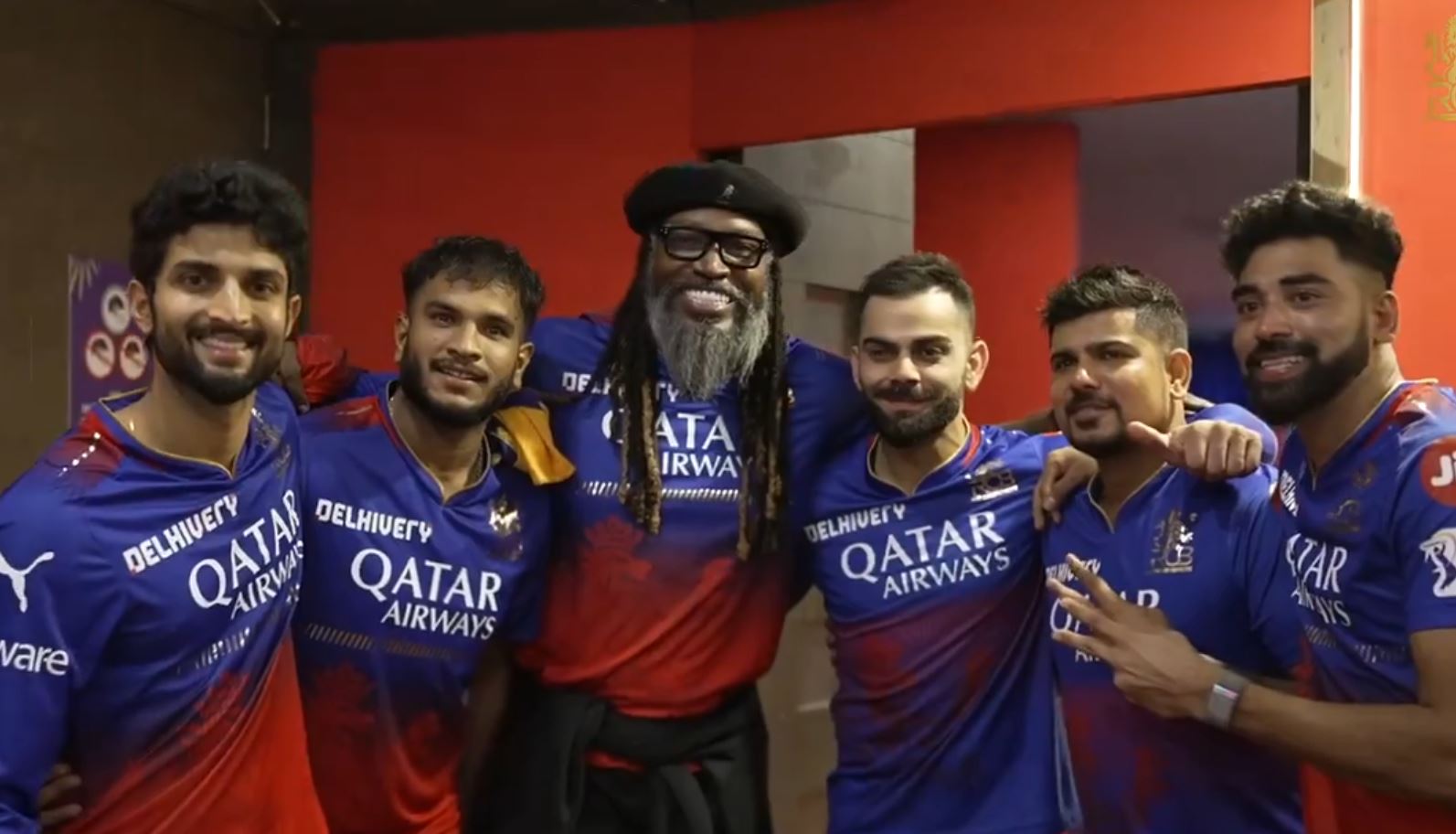 Chris Gayle with RCB players | RCB X