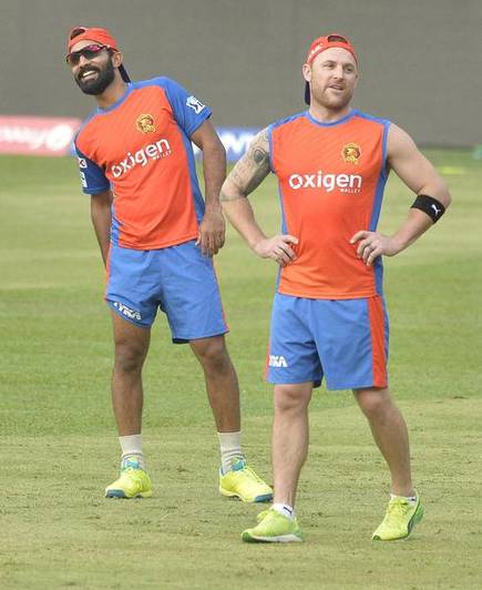Karthik and McCullum played together for Gujarat Lions | The Hindu