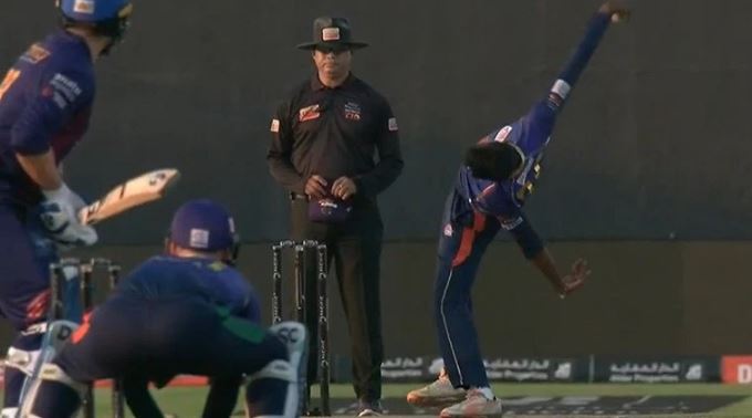 Kevin Koththigoda bowls to Shane Watson in T10 League | Screengrab