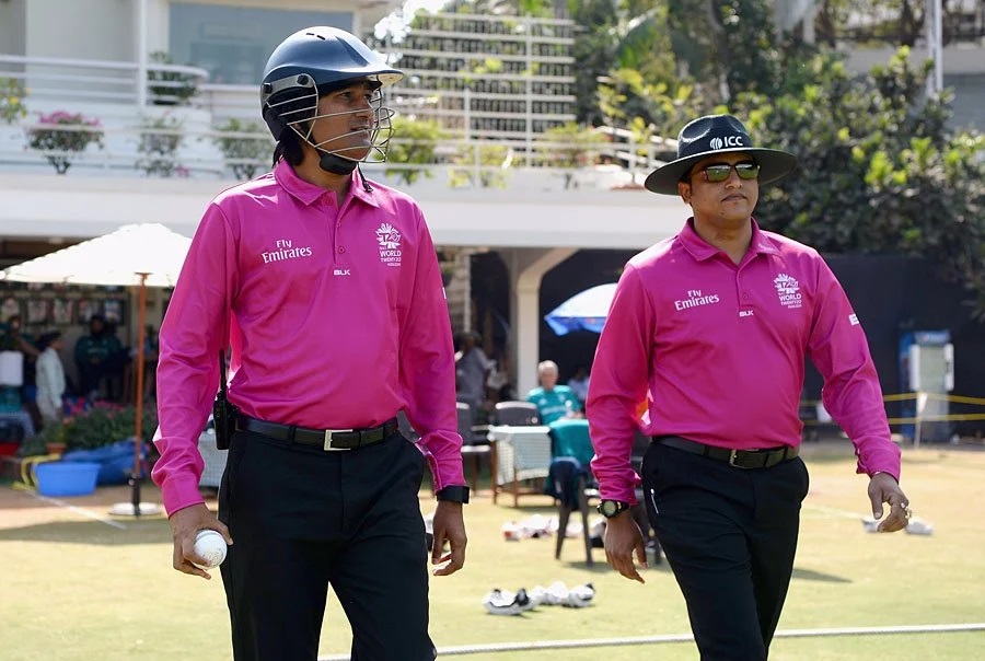 Pashchim Pathak started wearing helmet on the field after seeing his fellow umpire getting hit on the head