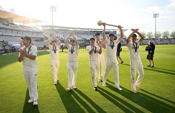 Tim Southee celebrates WTC victory with his teammates | Getty Images