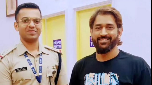 CISF officer shares fanboy moment with MS Dhoni; reveals conversation with the great man