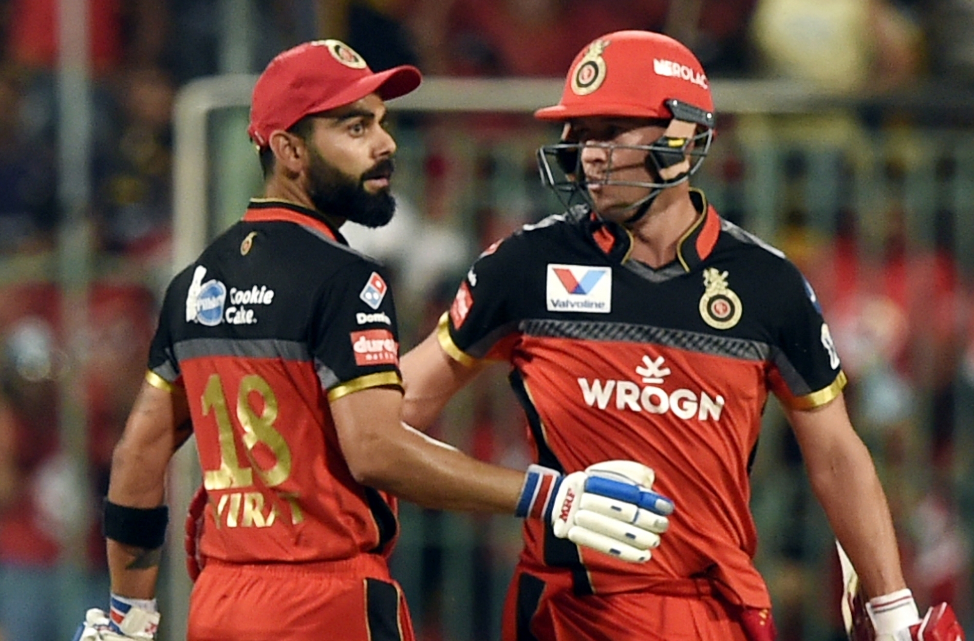 TheNewsMinute - Bengaluru: RR. Batsman Steve Smith shakes hand with RCB  Skipper Virat Kohli after the match was called off due to rain during the  Indian Premier League 2019 (IPL T20) cricket