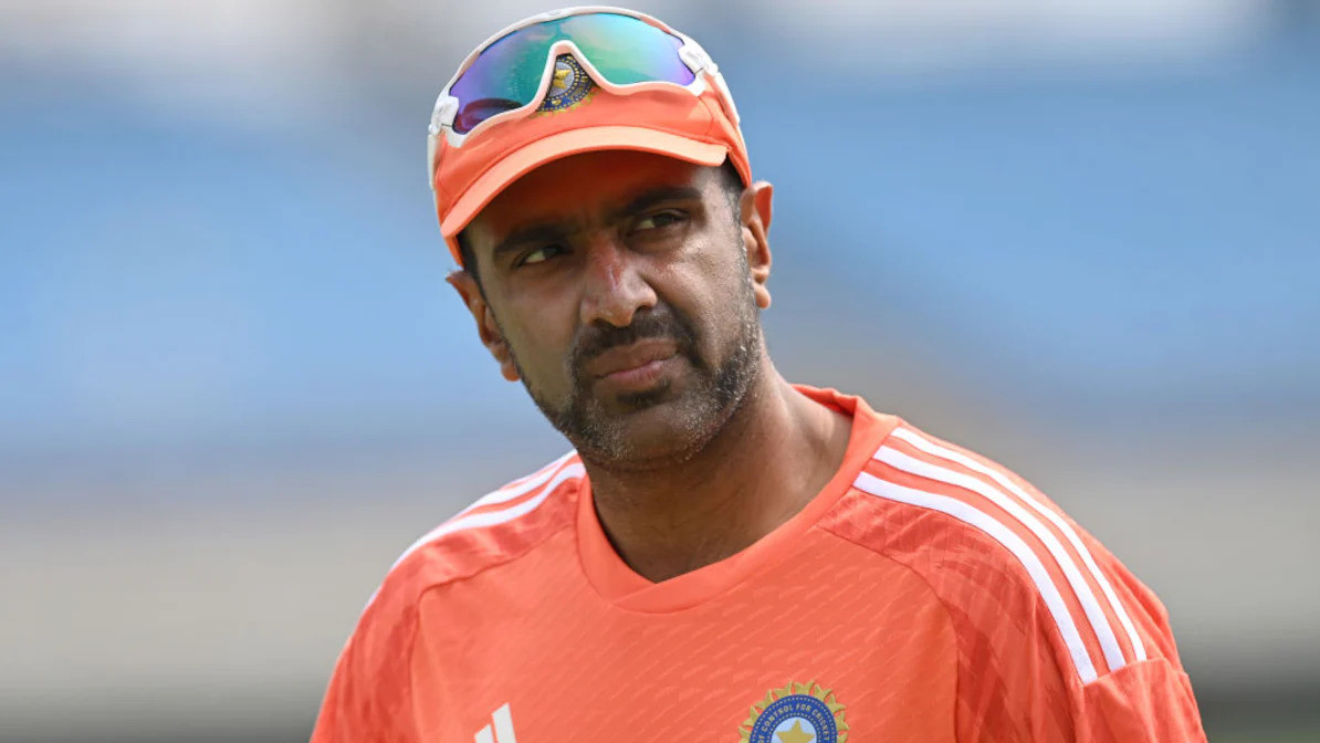 “It’s out only in gully cricket”- R Ashwin reacts to Manipur's Lamabam Singh given out for ‘hitting the ball twice’