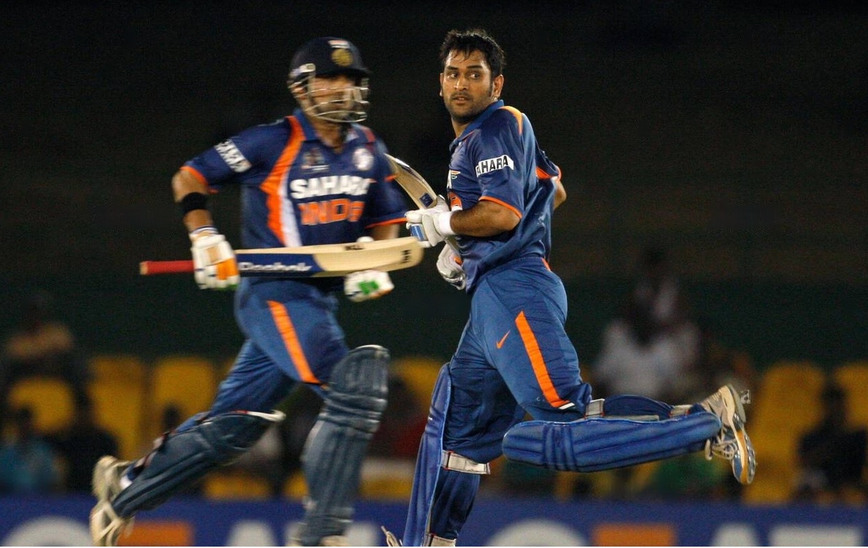 Gambhir and Dhoni made fifties and added 98 runs for 3rd wicket | Getty