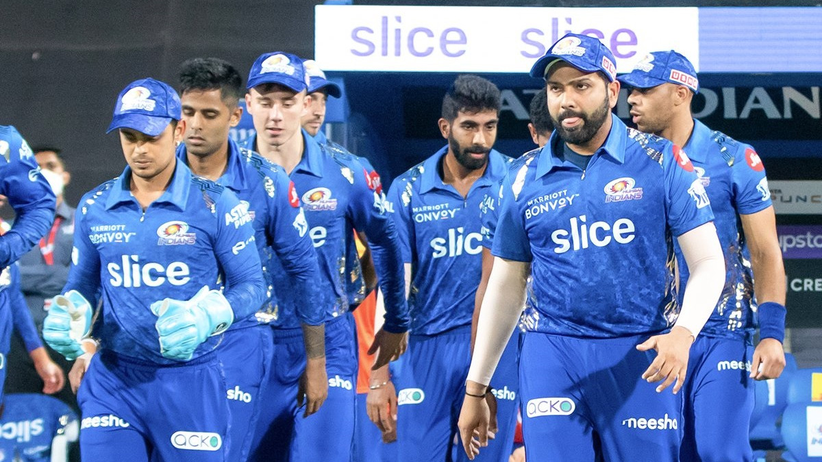 IPL 2022: Rohit Sharma and MI players slapped with a fine for slow over-rate offense against PBKS