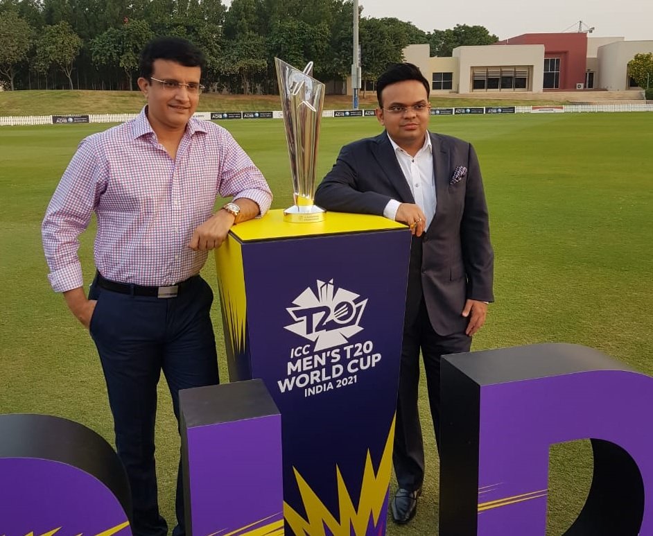 Sourav Ganguly and Jay Shah poses with T20 World Cup trophy | ICC/Twitter