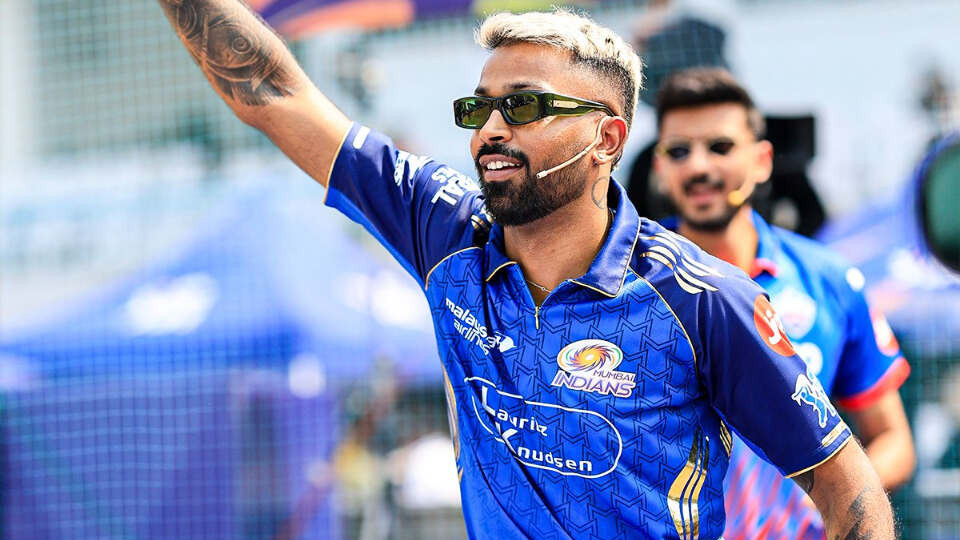 MI unwilling to trade Hardik Pandya without marquee players in return; talks with CSK and KKR in preliminary stage- Report
