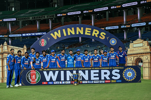Team India players posing with the trophy | Getty