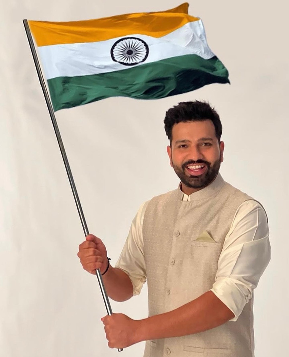 Indian captain Rohit Sharma with the tricolor | Twitter