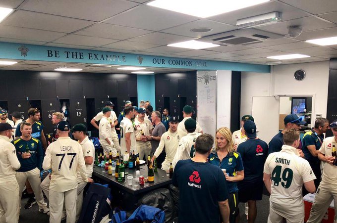 England and Australia players gathered in a single dressing room | (Pic. Source: England cricket/Twitter)