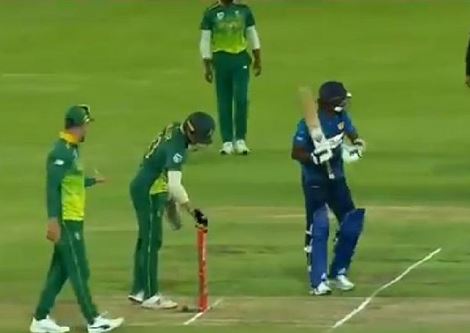 David Miller kept wickets in place of De Kock | Twitter