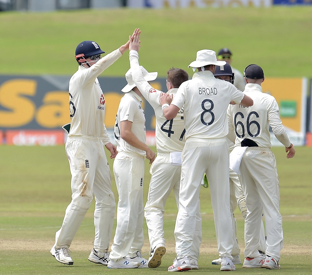England bowled out Sri Lanka for 135 in their first innings | England Cricket Twitter