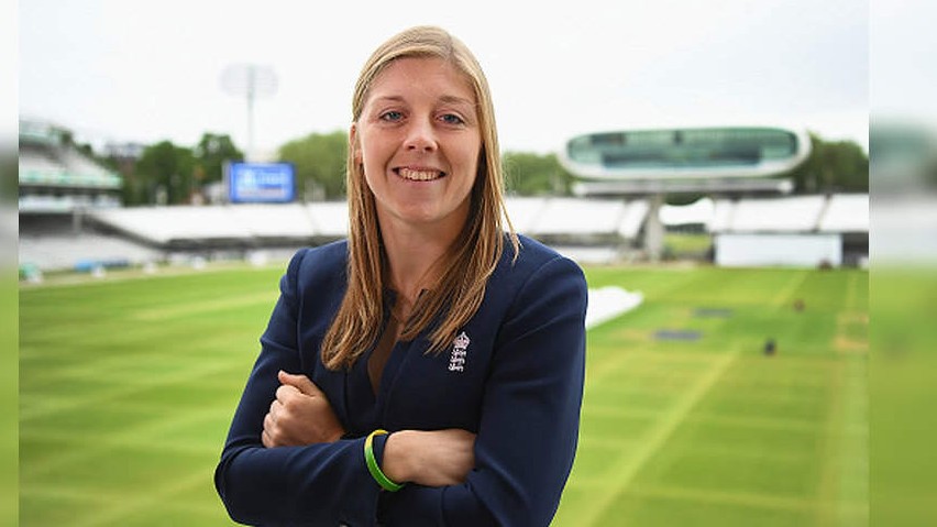 England women's captain Heather Knight joins NHS as volunteer to help fight COVID-19 outbreak 