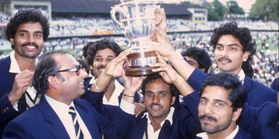 Ravi Shastri along with his 1983 World Cup winning teammates
