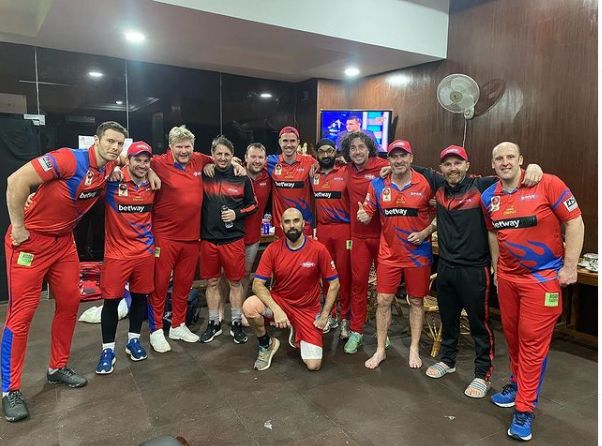 England Legends poses for a click after beating India Legends | Instagram