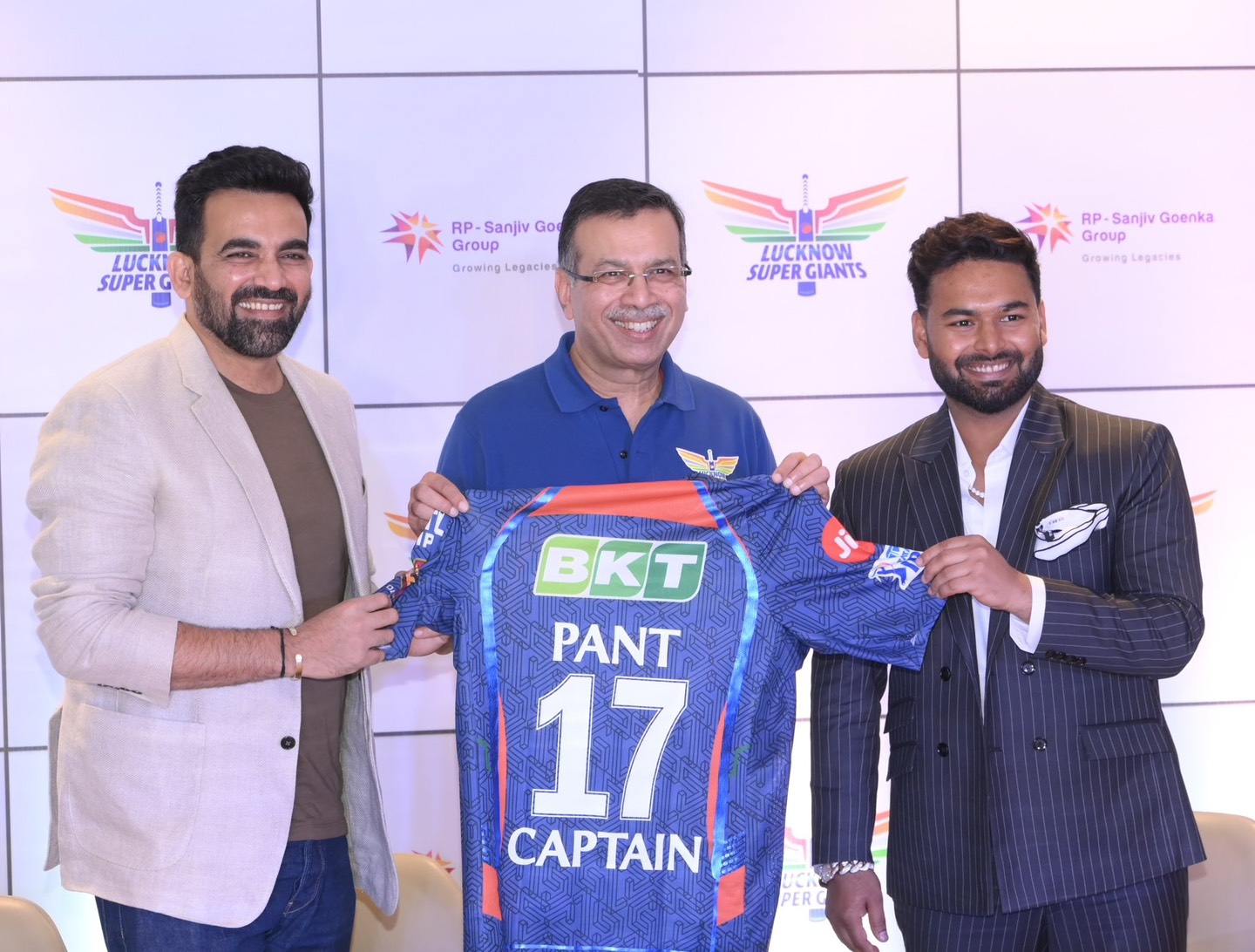 Rishabh Pant with Sanji Goenka and Zaheer Khan | X