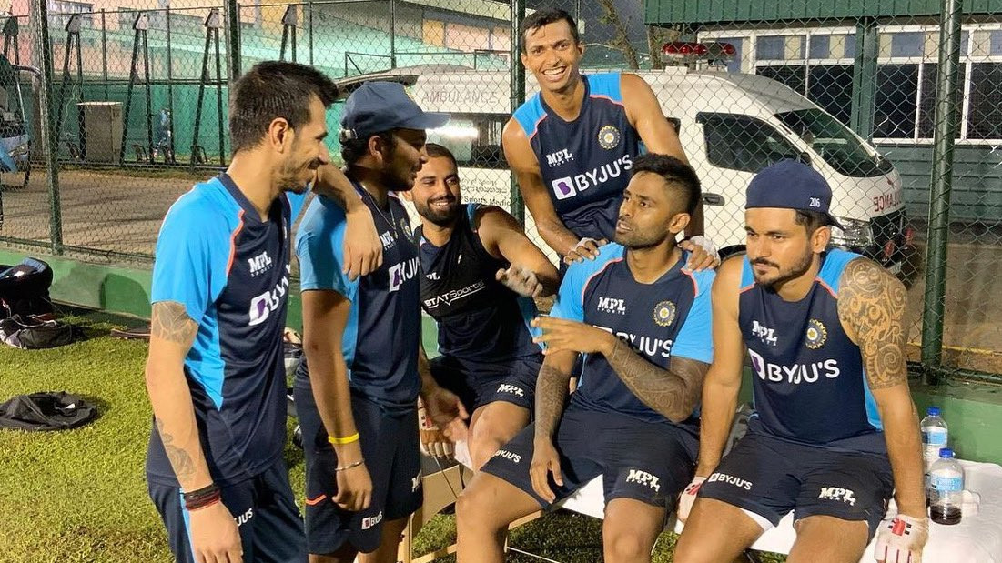 SL v IND 2021: Yuzvendra Chahal shares photo of India players gossiping; fans reply with memes