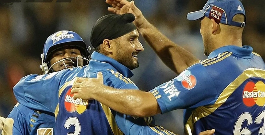 Harbhajan Singh and Andrew Symonds | BCCI/IPL 