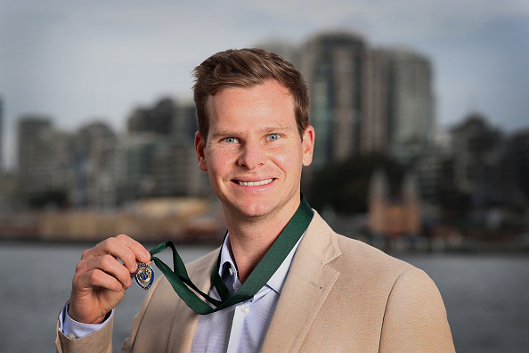 Steve Smith poses after winning the Allan Border Medal 2021 | Getty