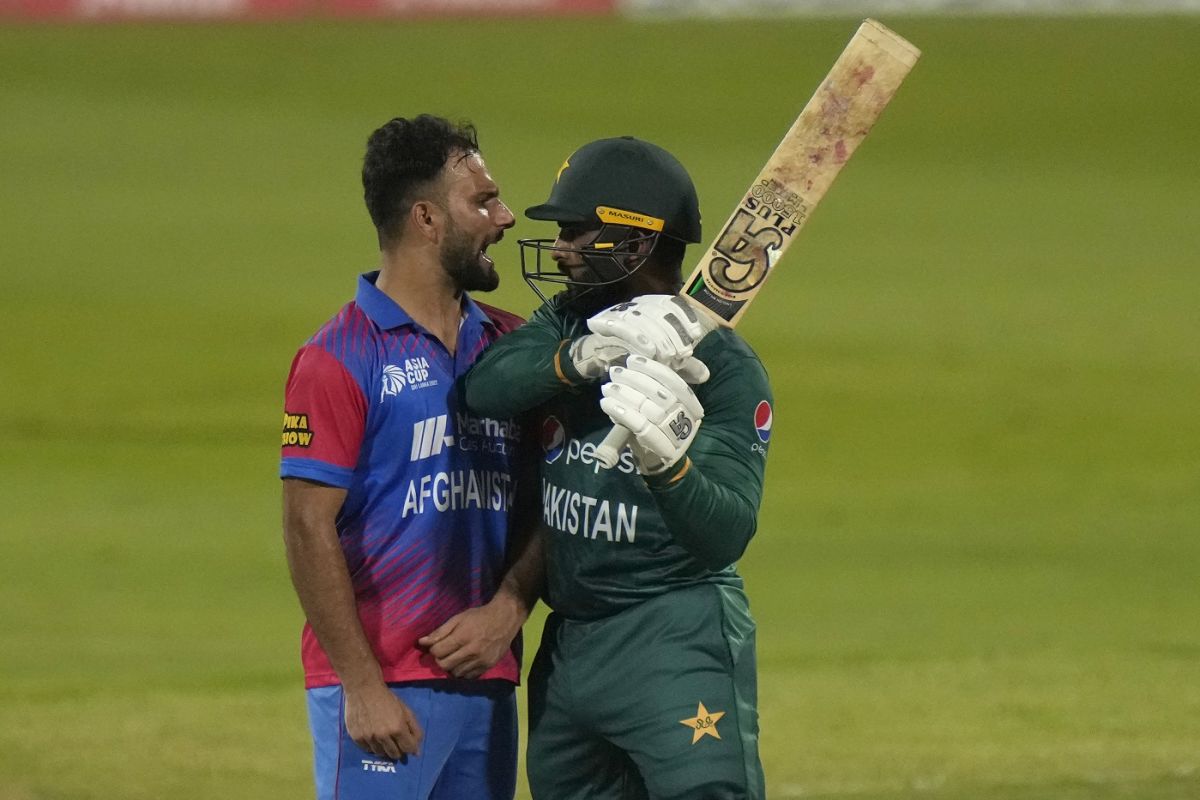 Asif Ali and Fareed Ahmad in a heated exchange | AP