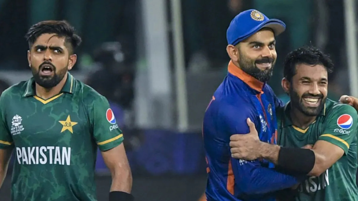 Virat Kohli congratulating Babar Azam and Mohammad Rizwan as Pakistan defeated India |  Getty