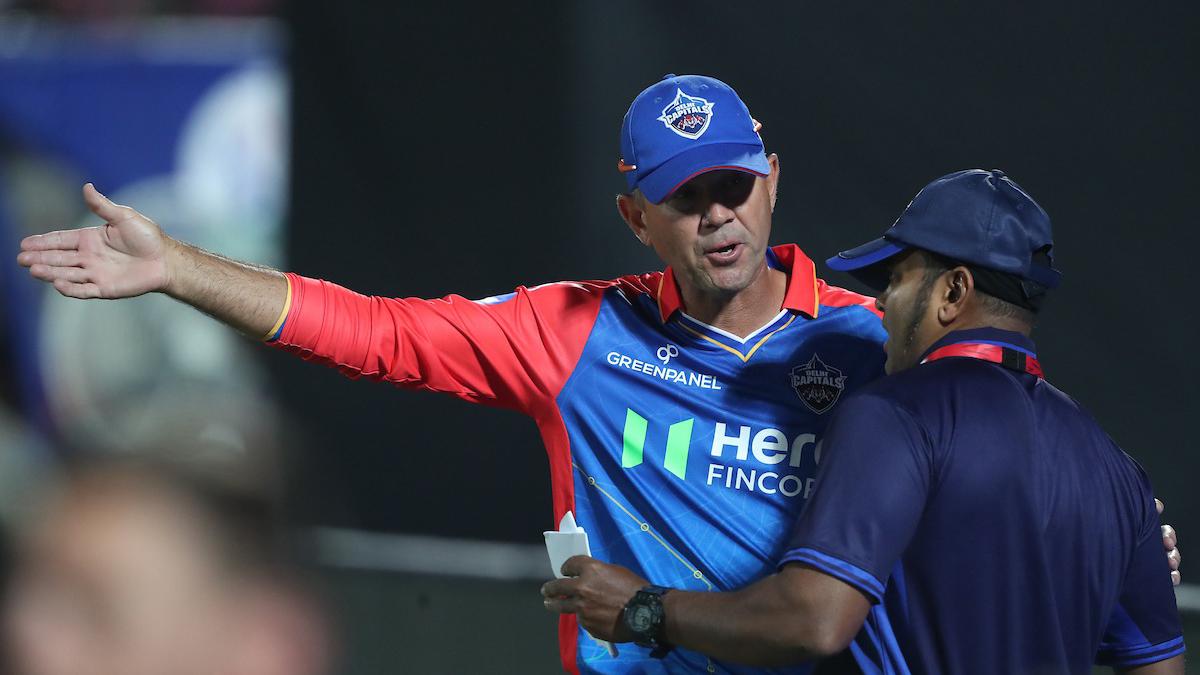 Ricky Ponting arguing with the reserve umpire | Sportzpics