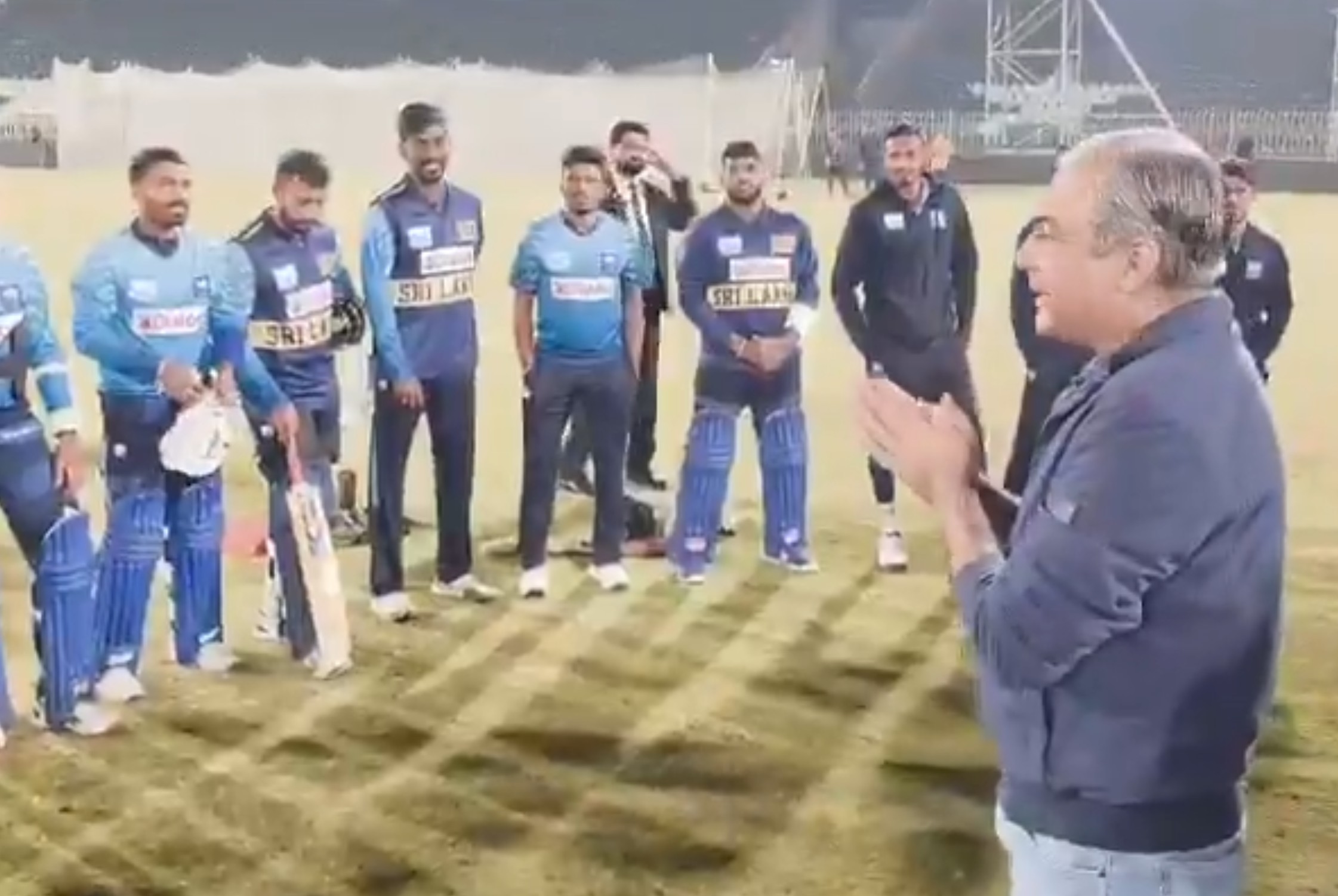 Mohsin Naqvi addressing the Sri Lankan team | X