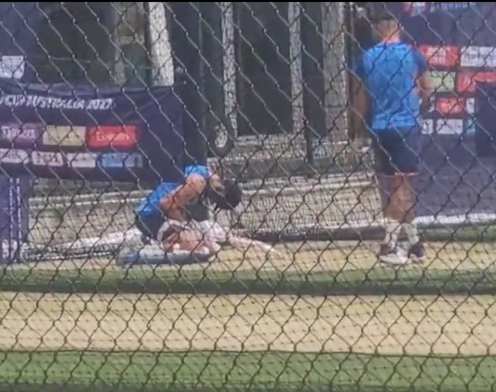 Harshal Patel checks on Virat Kohli after he was hit in his groin | Twitter