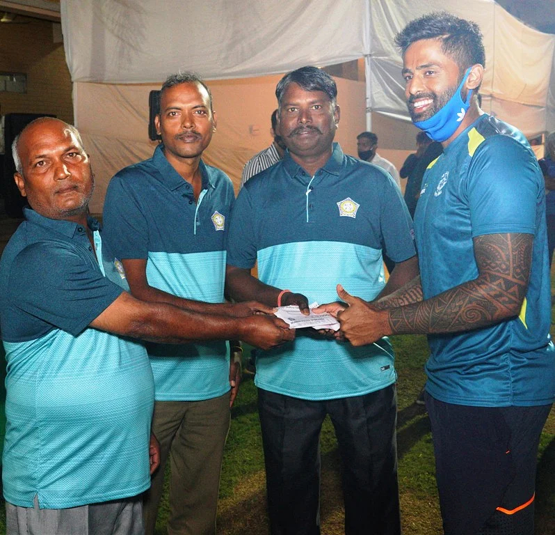 Suryakumar Yadav gave his Best Batter award to Police Gymkhana groundsmen | TOI Photo