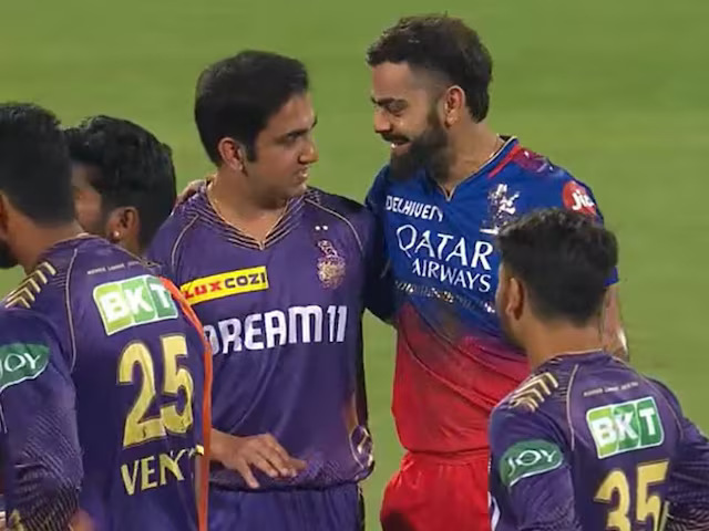 Gambhir and Kohli shook hands and hugged one another with smiles of their faces | X