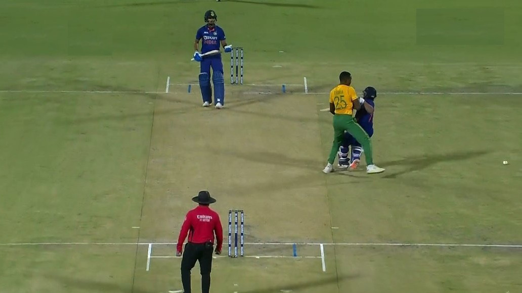 IND v SA 2022: WATCH- Rishabh Pant collides with Rabada and Stubbs; barely makes it back inside crease