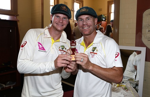 Captain Steve Smith and Vice-captain David Warner with Ashes Urn | Getty Images