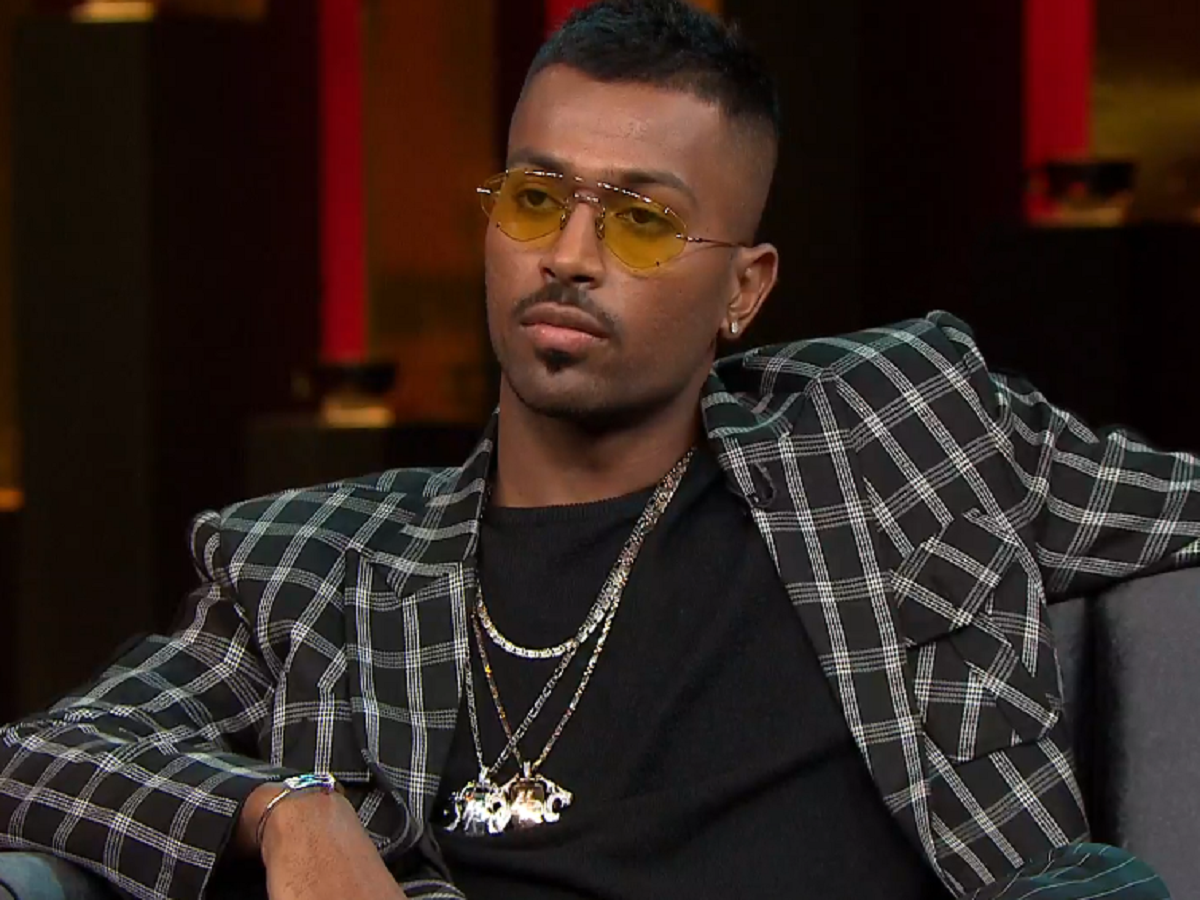 Hardik Pandya Looks Dapper in DarkHued Suit Watch Video of Indian  Cricketer Giving Major HighEnd Fashion Goals   LatestLY