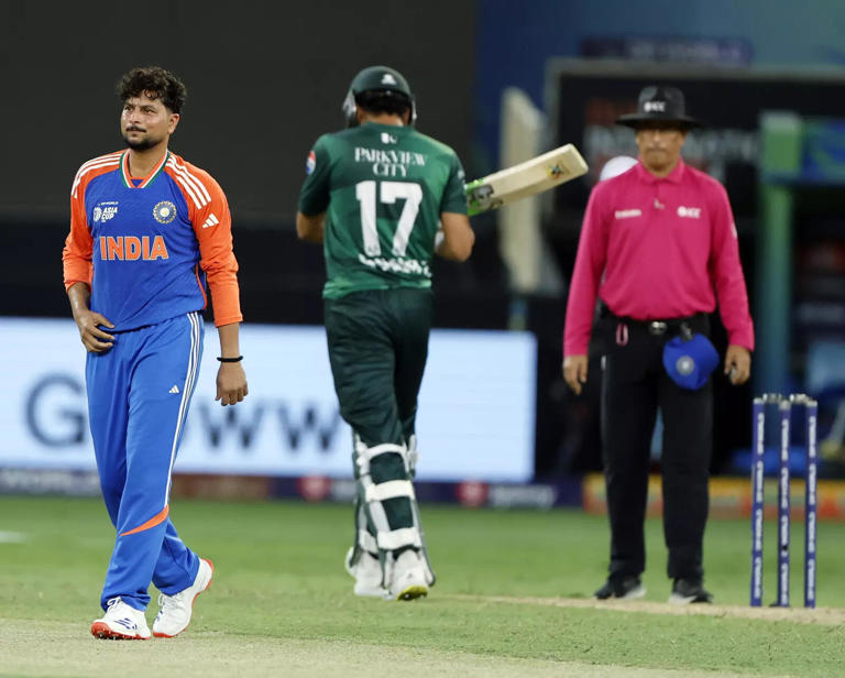 Hasan Nawaz was dismissed by Kuldeep Yadav during the Asia Cup 2026 | X