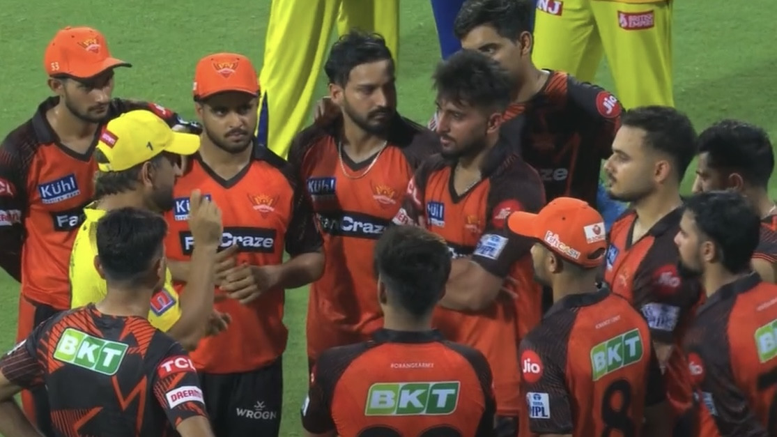 IPL 2023: WATCH - MS Dhoni shares his experience with SRH youngsters after Chepauk tie