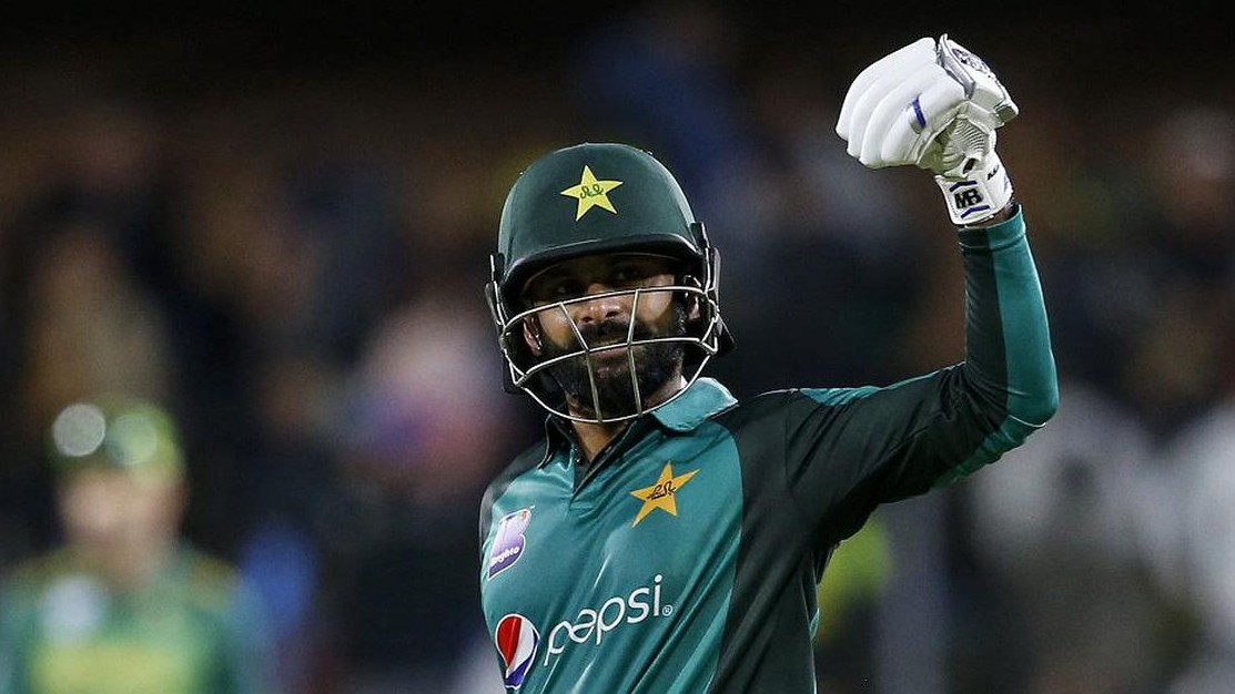 Mohammad Hafeez tests negative along with family after a second COVID-19 test