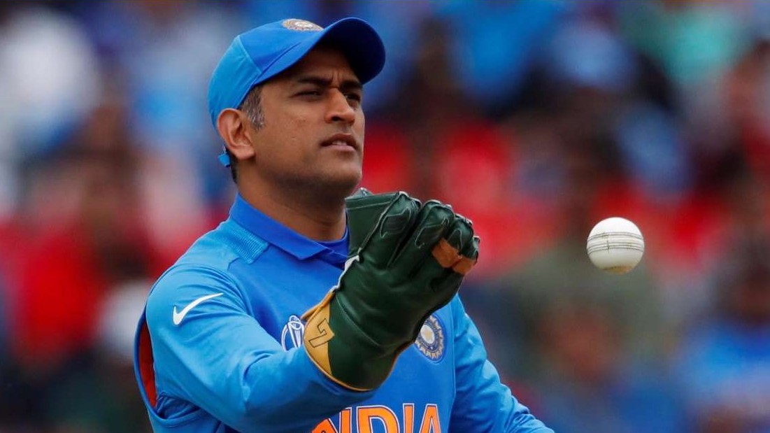 Tiruppur Police uses MS Dhoni as an example to spread awareness about social distancing