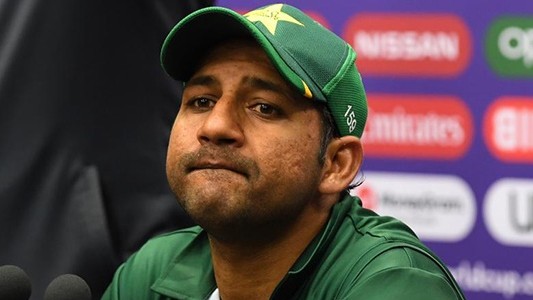 Sarfaraz Ahmed docked 35% of his match fees for using inappropriate language by PCB