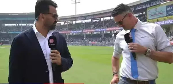 Pietersen said Dhoni was in his pocket, talking about dismissing him in a Test | Screengrab