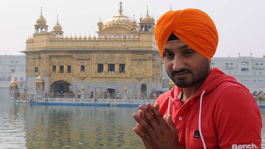 Harbhajan Singh praises Golden Temple after it pledges to bear costs of PPEs and ventilators in Punjab
