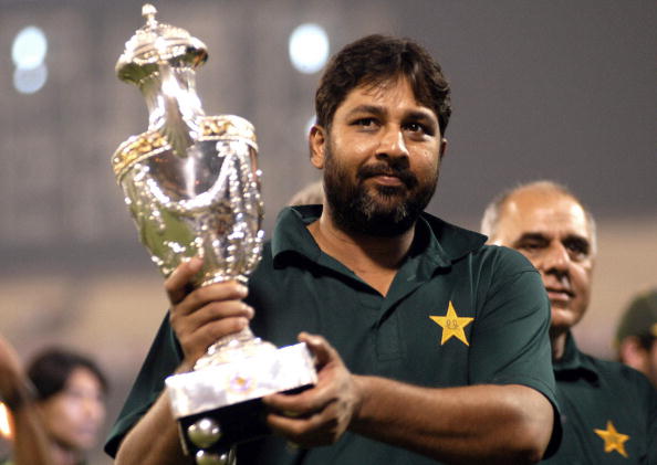 nzamam-ul-Haq with the trophy | Getty Images
