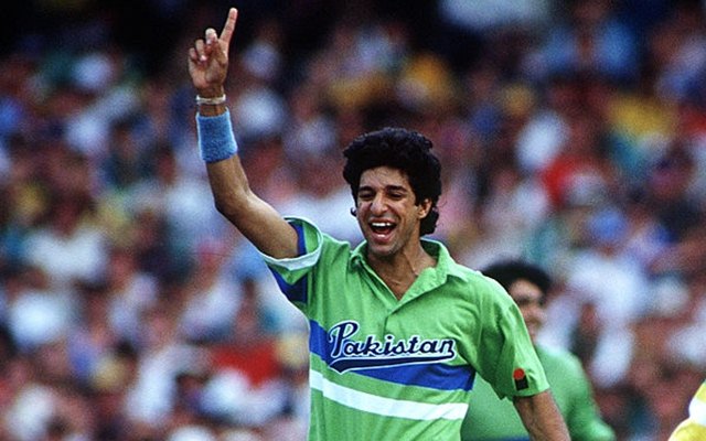 Wasim Akram during 1989-90 tri-series in Australia | Getty Images