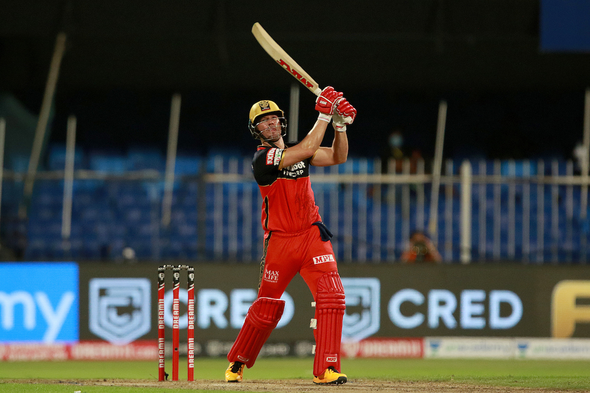 Man of the Match AB de Villiers scored 73* runs off 33 balls against KKR in Sharjah (Photo - IPL / BCCI) 