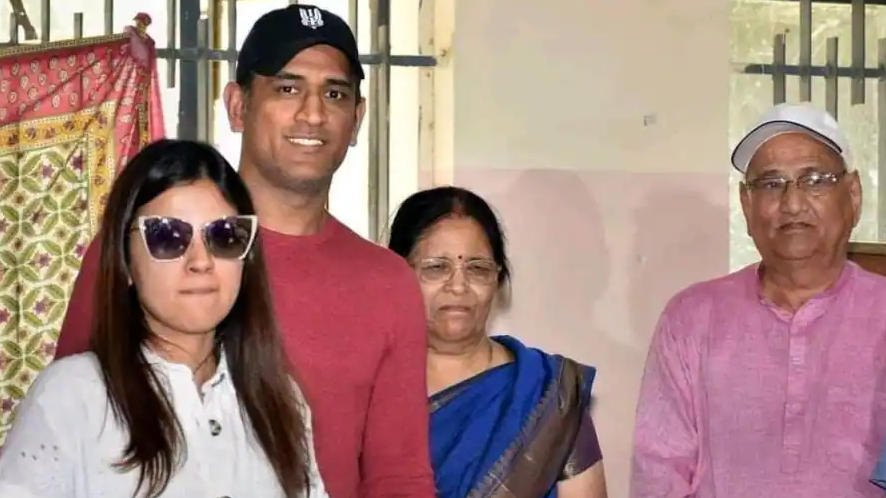 MS Dhoni's parents test positive for COVID-19; hospitalized in Ranchi