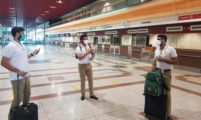 Pakistan players reached England | Penbugs 